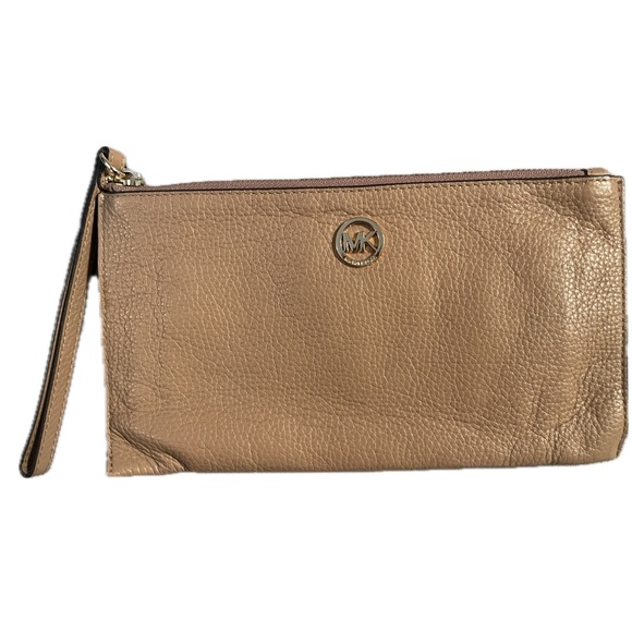 Michael Kors Brown Leather Wristlet 🗣️Call Out - Picture 1 of 2